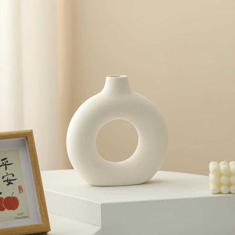 Imitation Ceramic Donut Vase - Modern White Hollow Design for Single Flowers