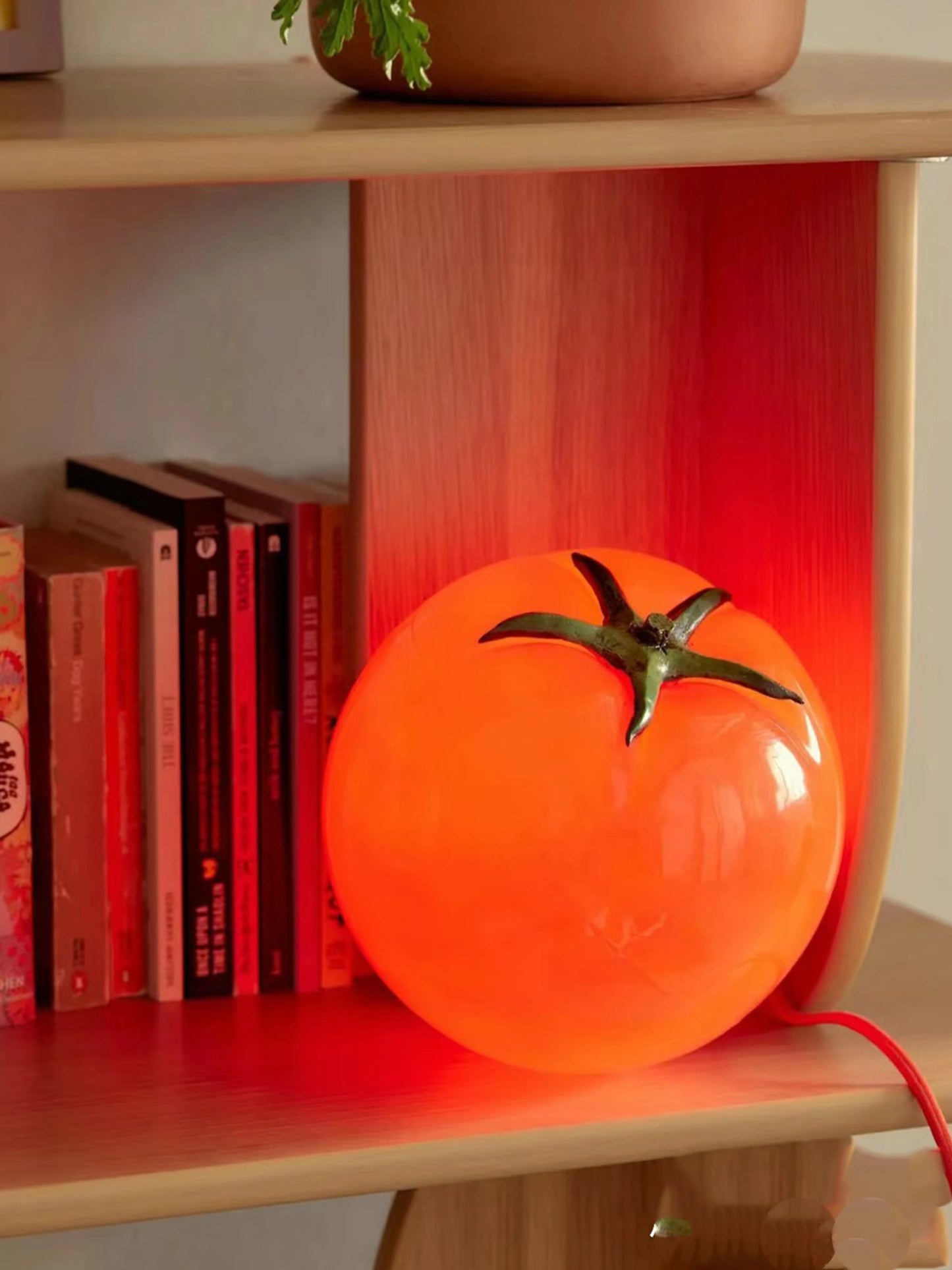 Italian Style Tomato Table Lamp - Whimsical Modern Lighting