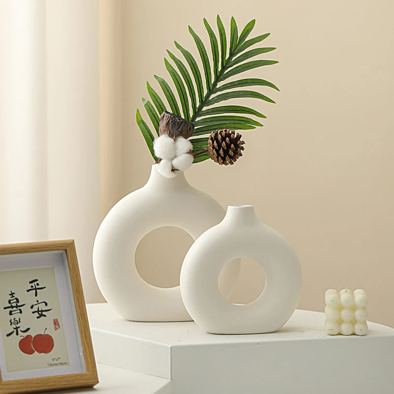 Imitation Ceramic Donut Vase - Modern White Hollow Design for Single Flowers